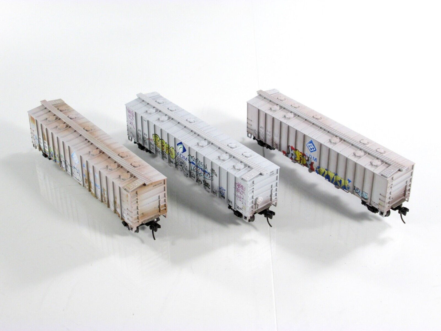 N Scale ***ADMX*** Weathered & Graffiti Hopper 3-Pack Set -Micro Trains 99305720