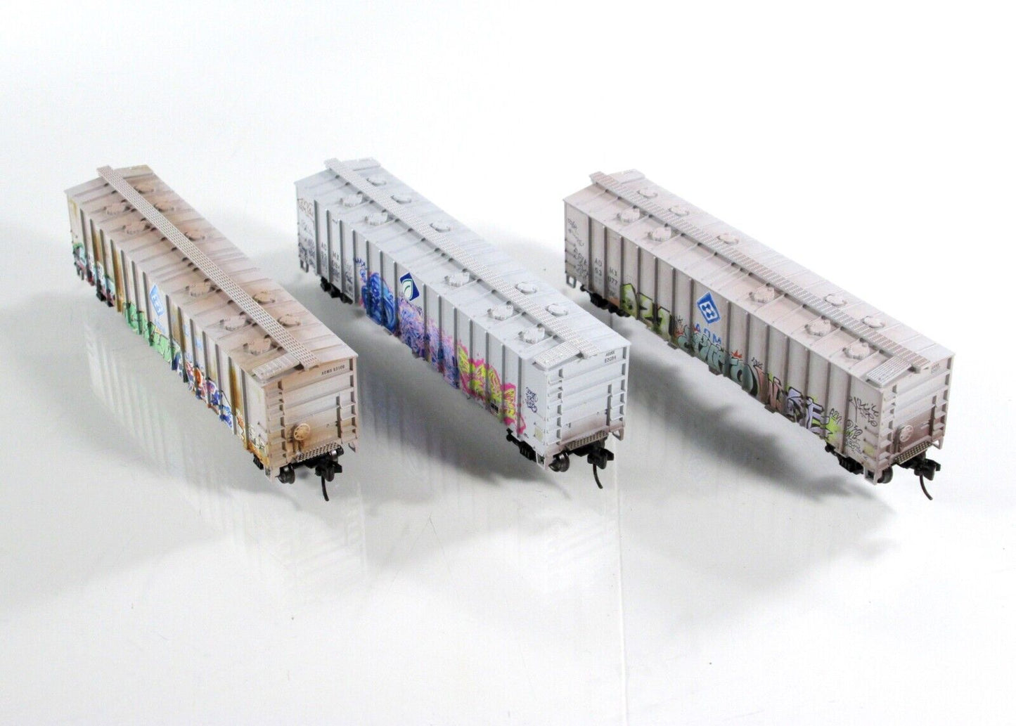 N Scale ***ADMX*** Weathered & Graffiti Hopper 3-Pack Set -Micro Trains 99305720