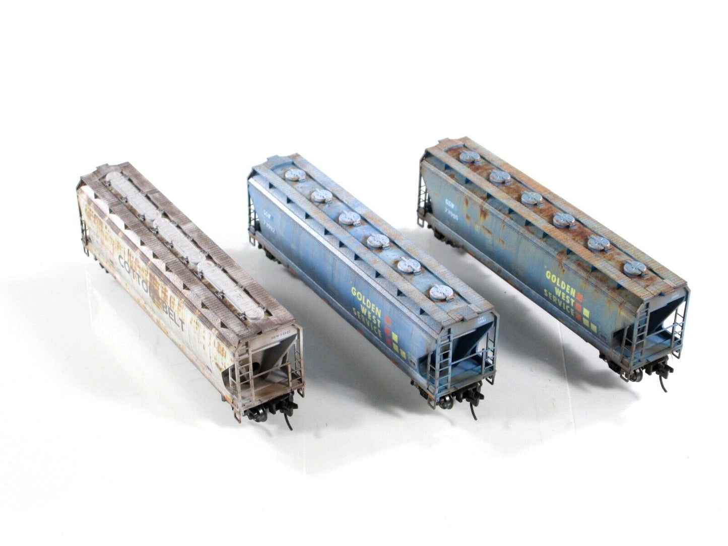 N Scale **COTTON BELT, GOLDEN WEST** Weathered Hopper Set -Micro Trains 98305029