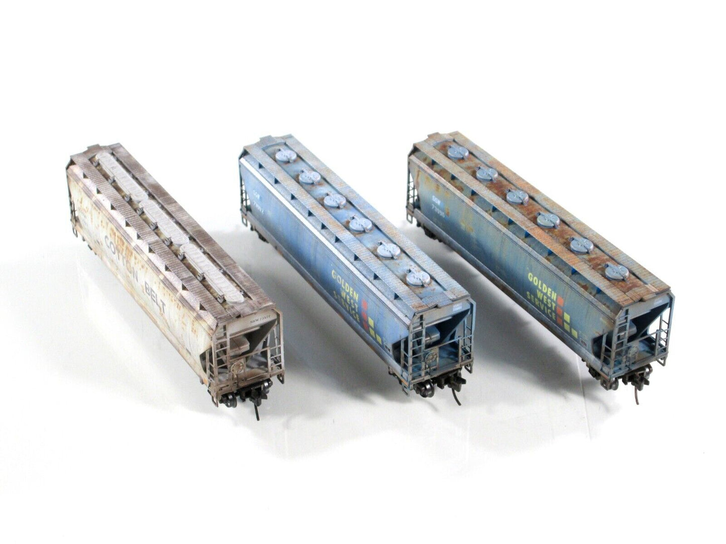 N Scale **COTTON BELT, GOLDEN WEST** Weathered Hopper Set -Micro Trains 98305029