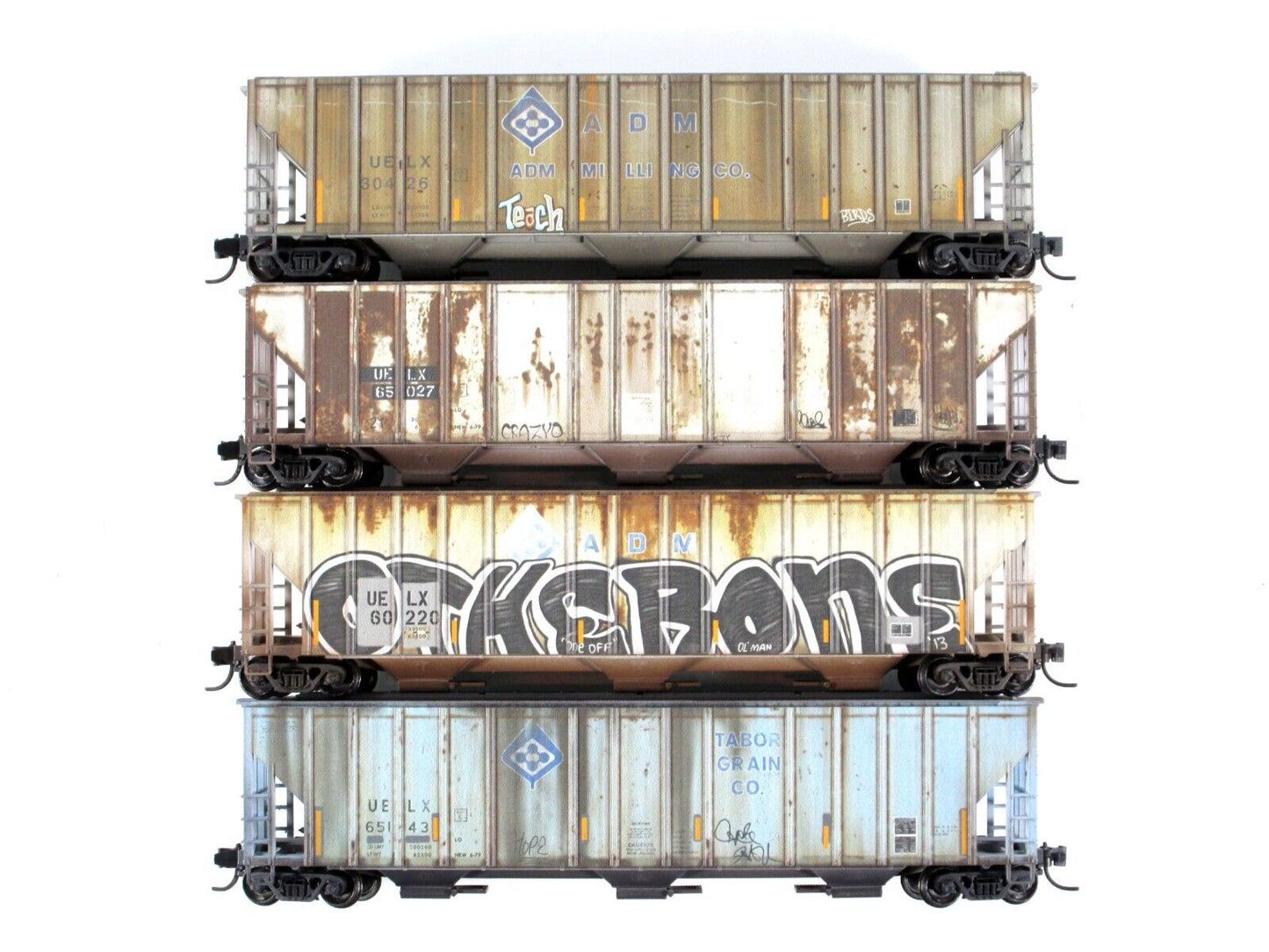 N Scale **ADM** Weathered & Graffiti Hopper 4-Pack Set --- Micro Trains 98305028