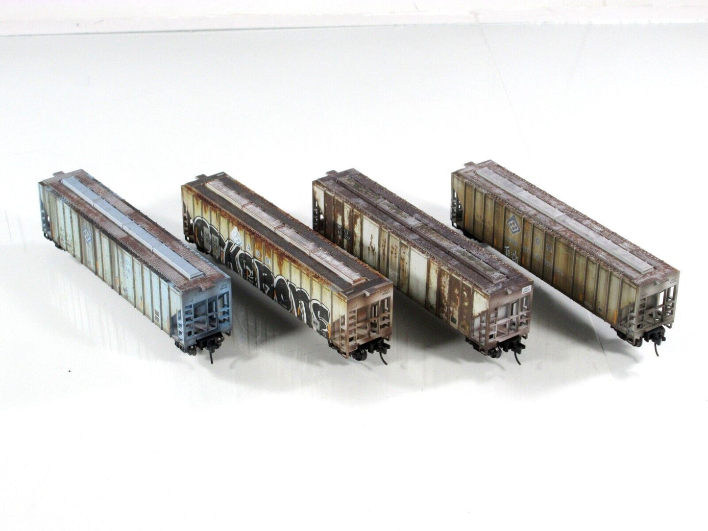 N Scale **ADM** Weathered & Graffiti Hopper 4-Pack Set --- Micro Trains 98305028