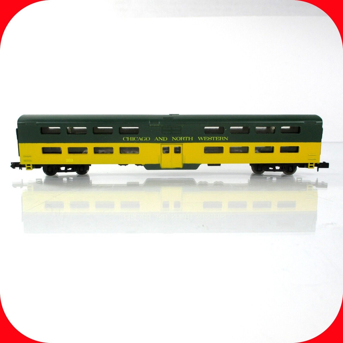 N Scale CHICAGO & NORTH WESTERN Bi-Level Commuter Coach Car #263 --- Arnold 0357