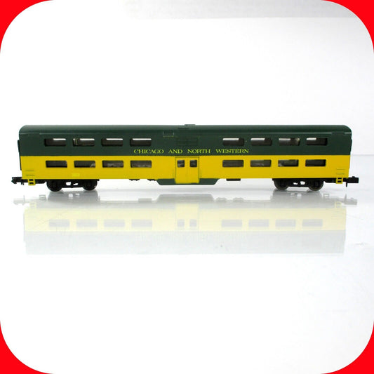 N Scale CHICAGO & NORTH WESTERN Bi-Level Commuter Coach Car #263 --- Arnold 0357