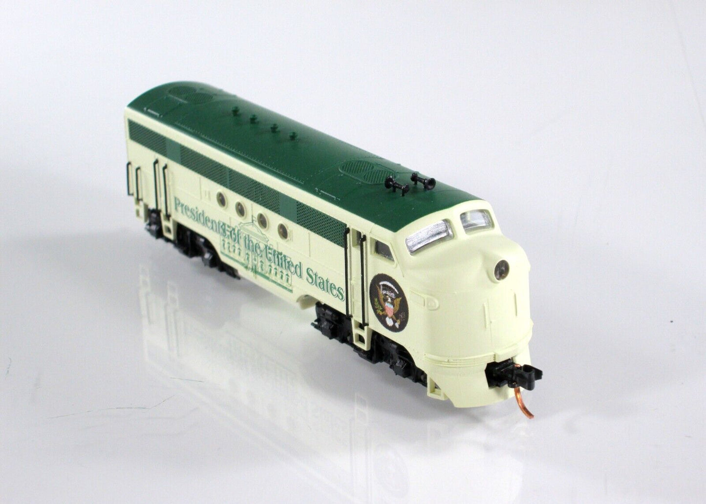 N Scale **PRESIDENTIAL** FT A Locomotive - Micro Trains 98701611 *DCC RDY **RARE