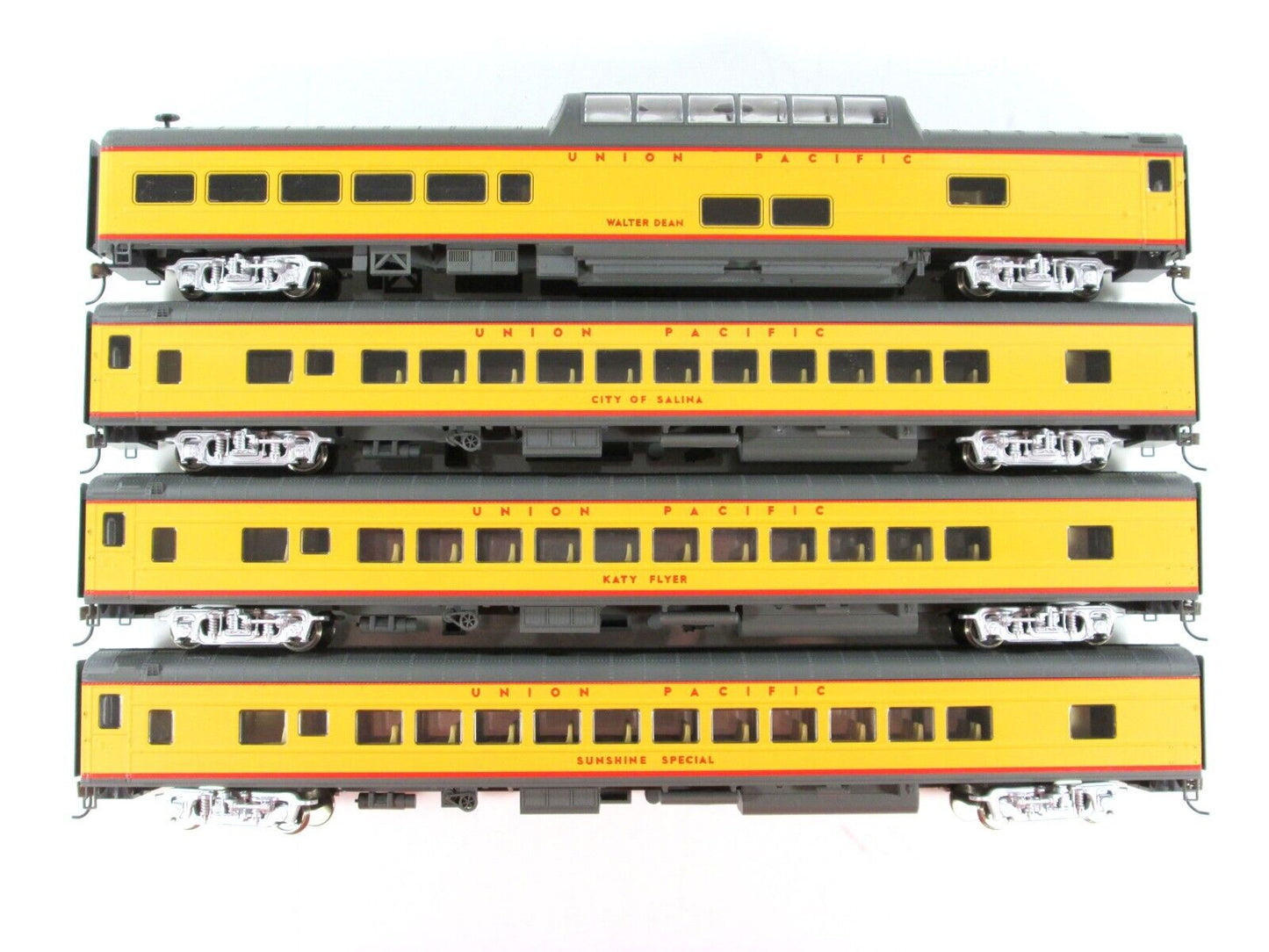 HO Scale *UNION PACIFIC EXCURSION* Passenger Set A -Rivarossi R6997, Knuckle Cpl