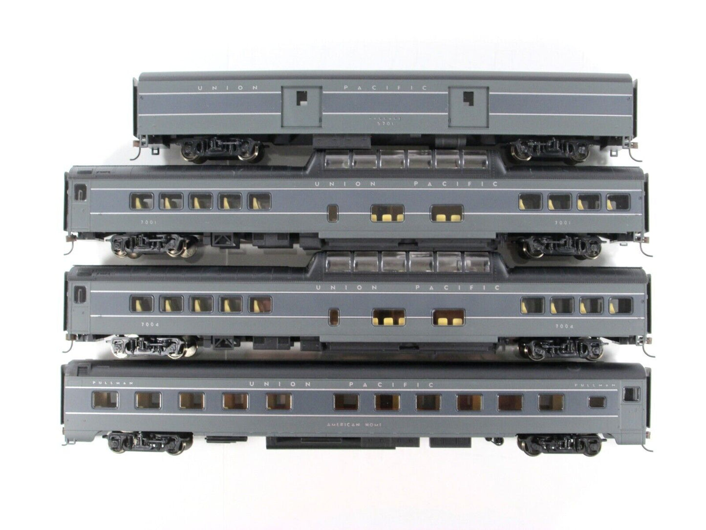 HO Scale **UNION PACIFIC** GRAY Passenger Set B -- Rivarossi R6994, Knuckle Cplr