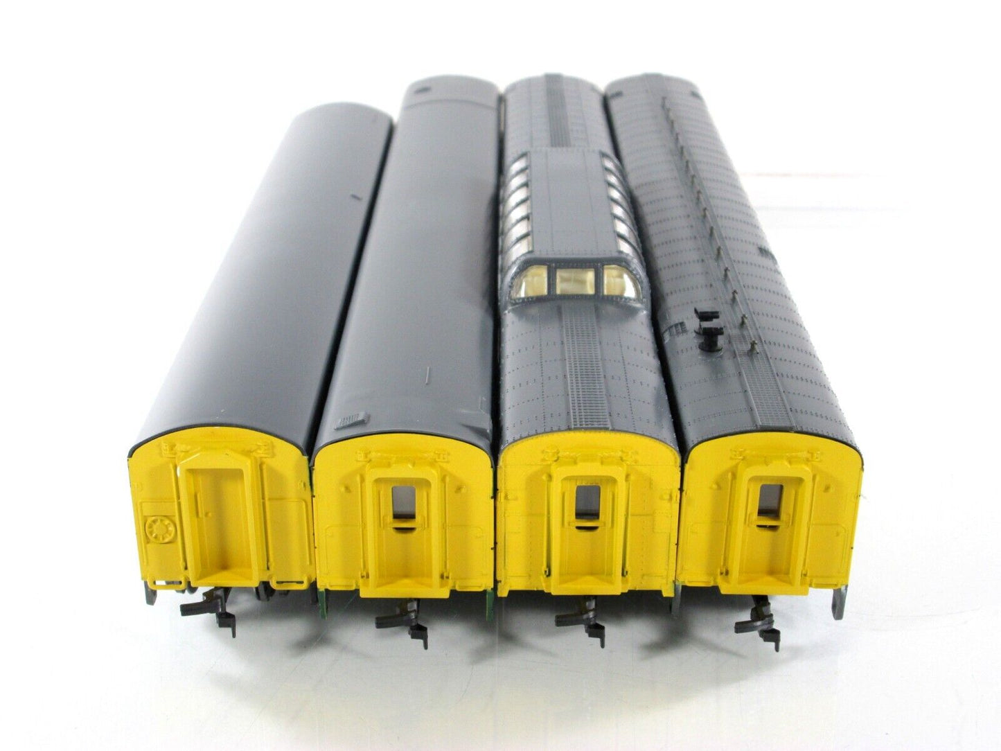 HO Scale **CHICAGO NORTH WESTERN** 1930s Passenger 4-Car Set A -- Rivarossi 6932