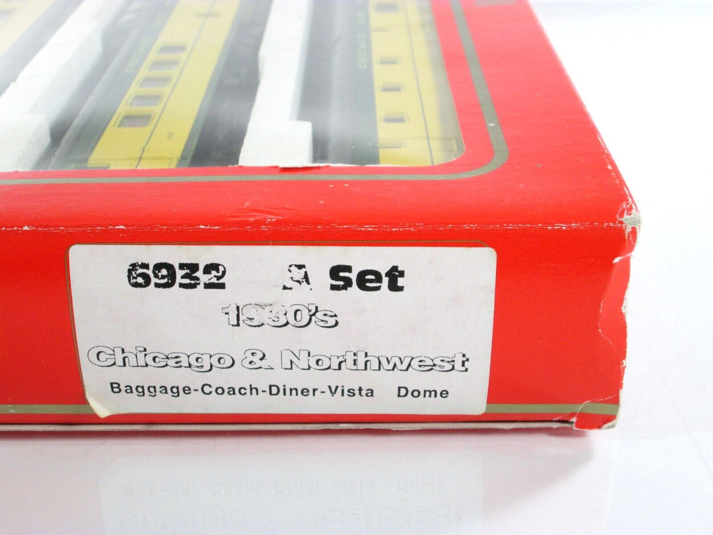HO Scale **CHICAGO NORTH WESTERN** 1930s Passenger 4-Car Set A -- Rivarossi 6932