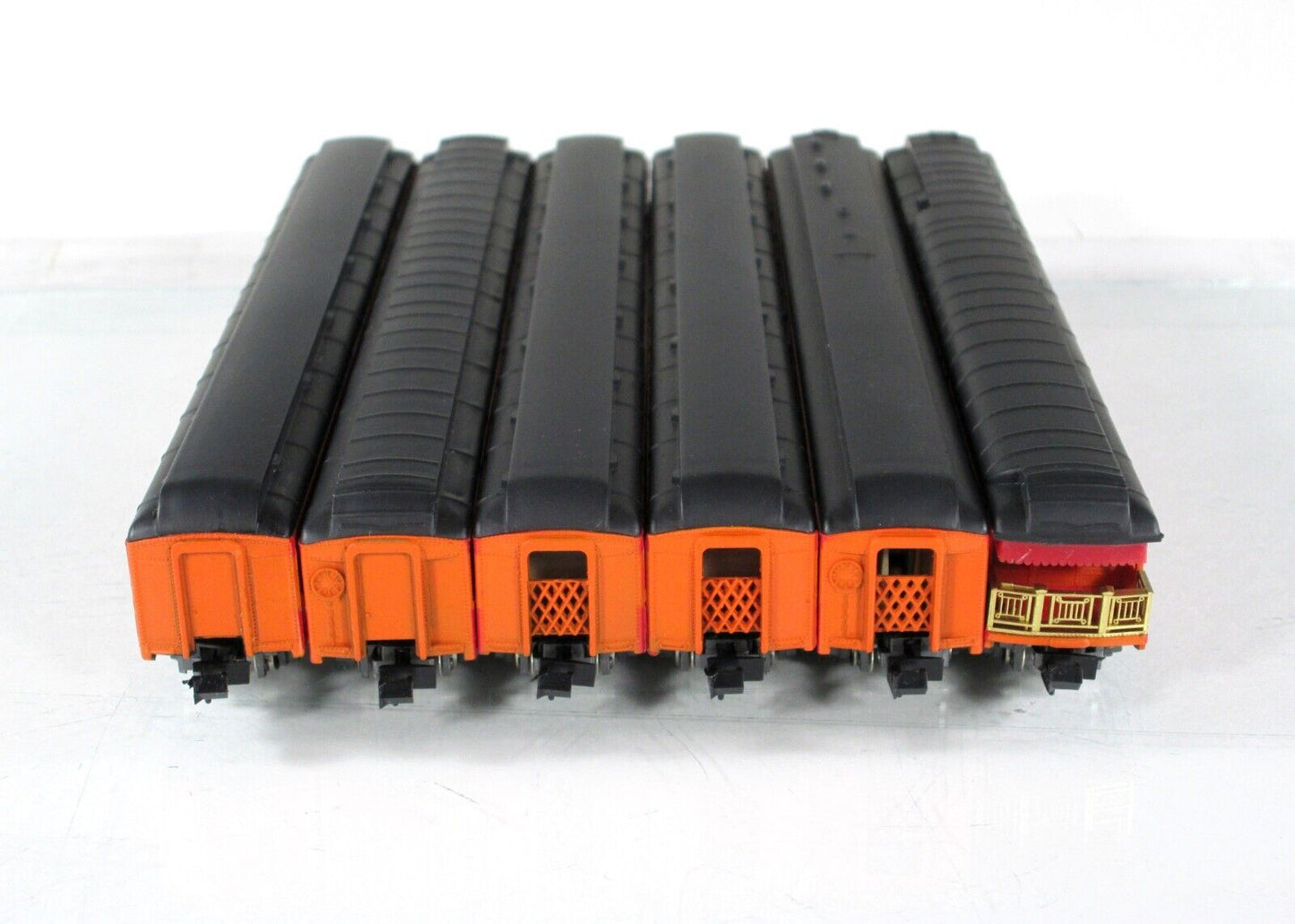 N Scale **SOUTHERN PACIFIC DAYLIGHT** HvyWt Passenger 6-Car Set - Con-Cor 570019