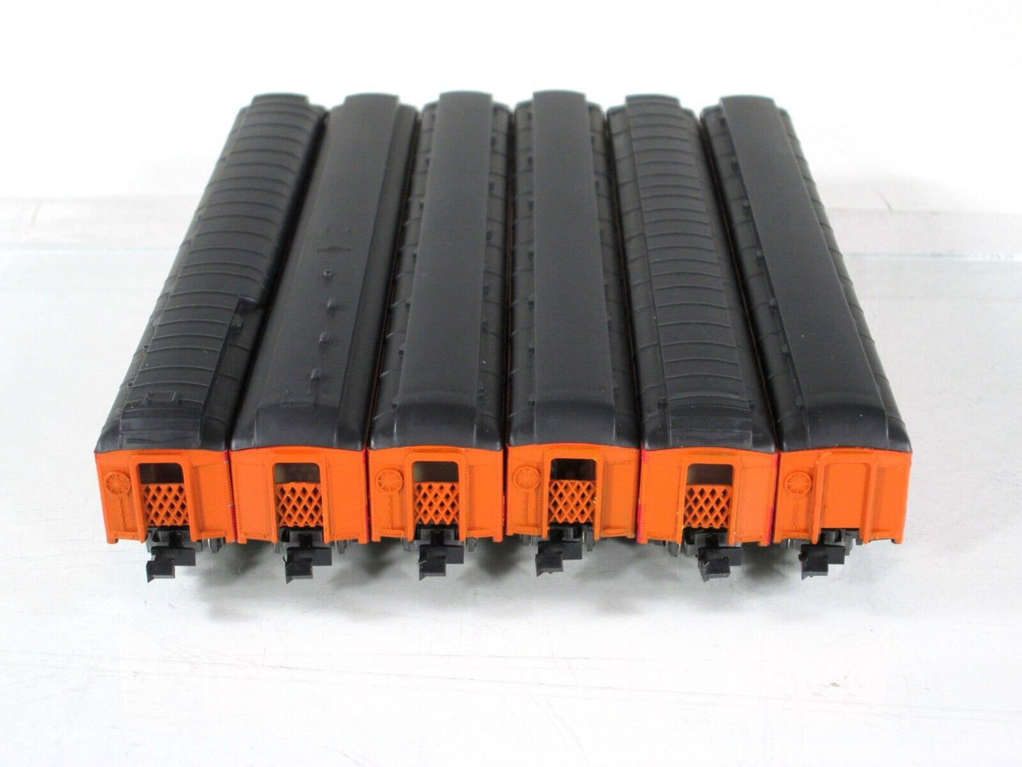 N Scale **SOUTHERN PACIFIC DAYLIGHT** HvyWt Passenger 6-Car Set - Con-Cor 570019