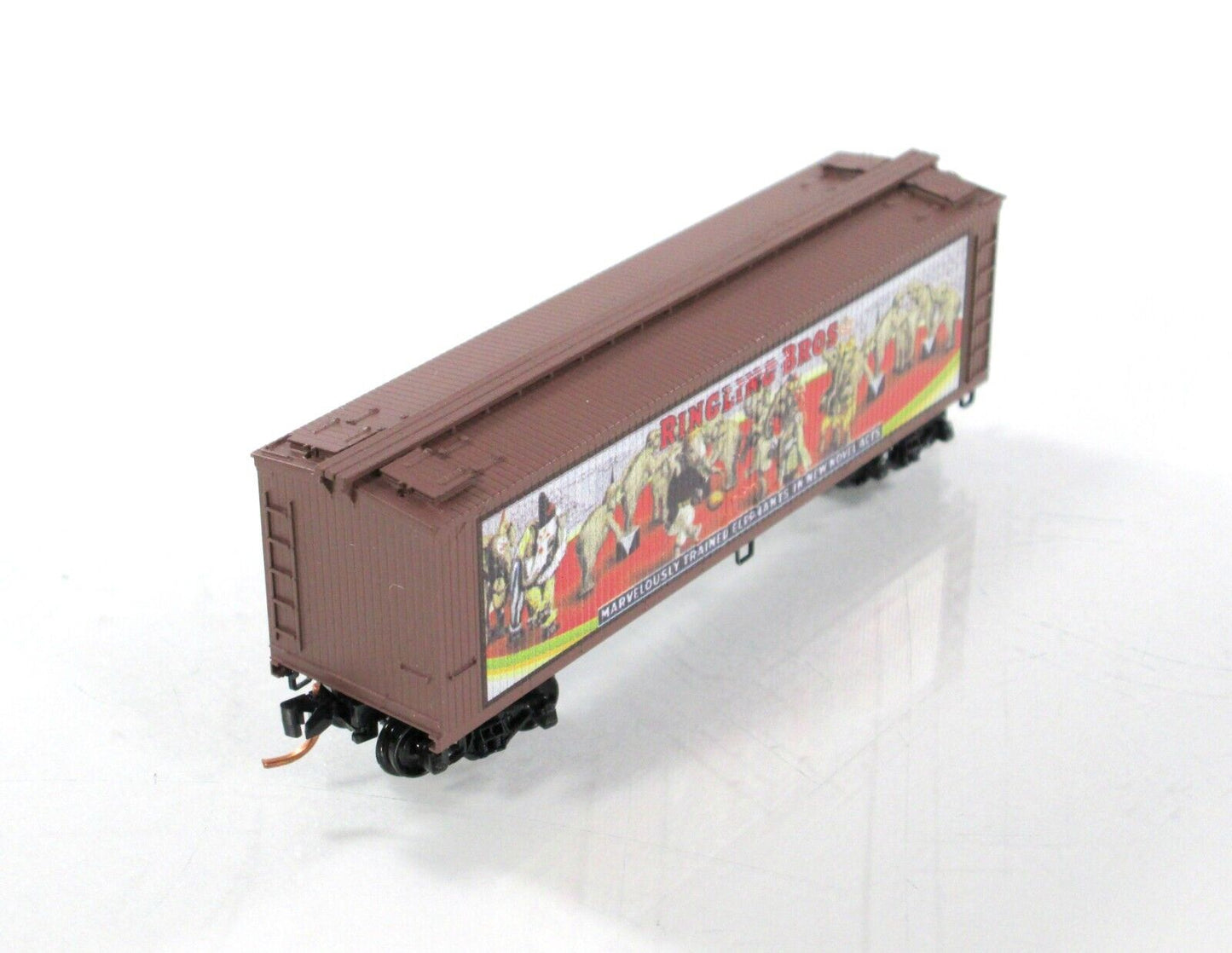 N Scale ***RINGLING CIRCUS*** Billboard Car #11 Box Car -- Micro Trains 04700411