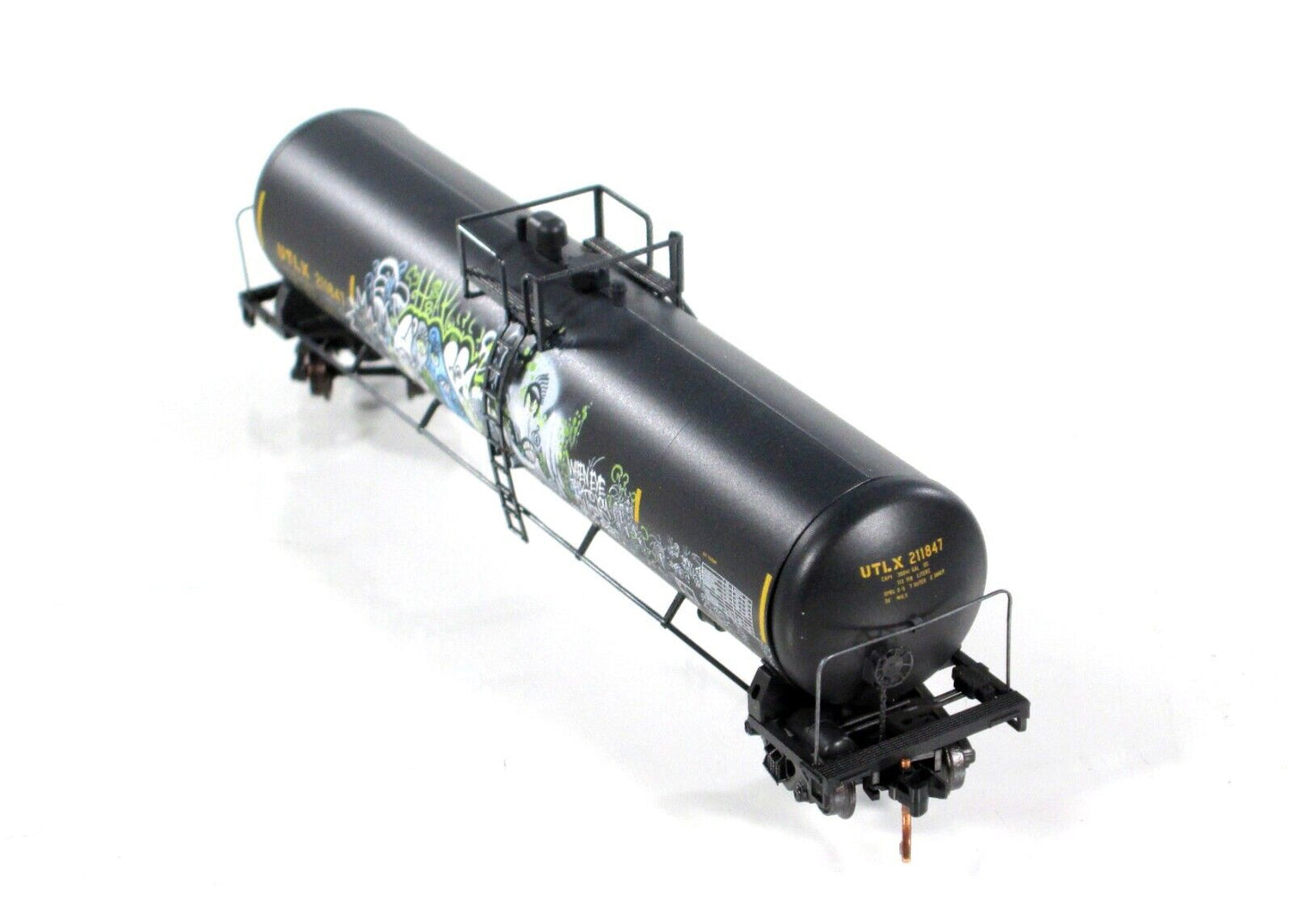 N Scale ***UNION*** Weathered & Graffiti Tank Car - Micro Trains 11044240