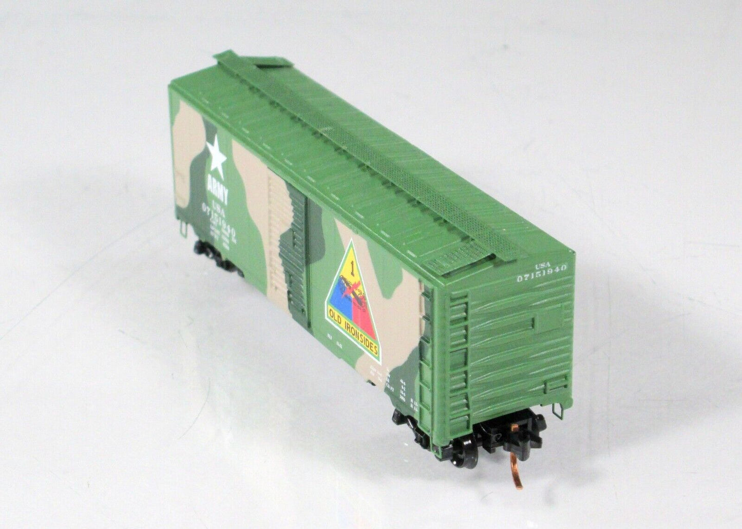 N Scale ***US ARMY OLD IRONSIDES*** 40' Box Car -- USA 07151940 -- DELUXE 240311