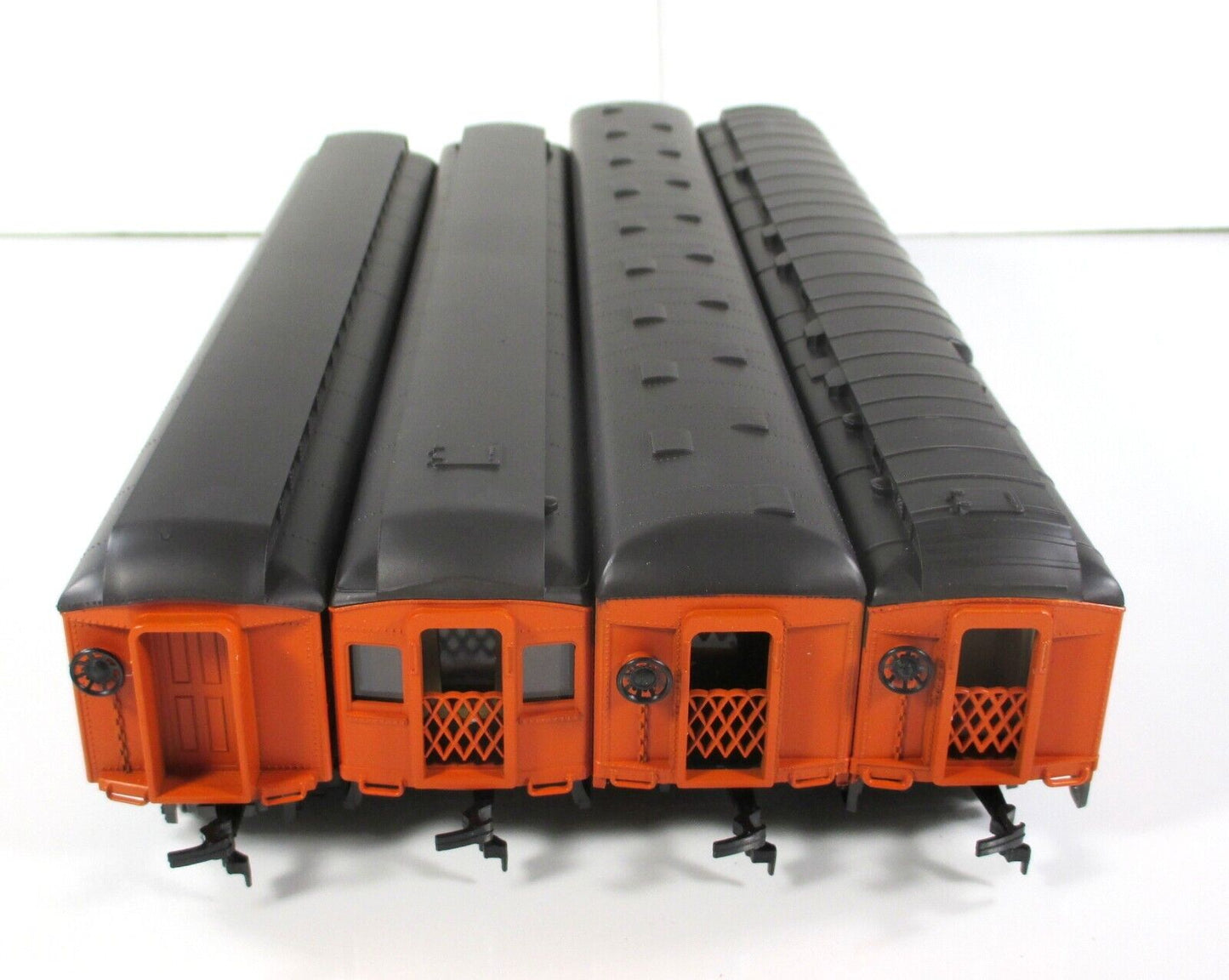 HO Scale MILWAUKEE ROAD 1920s Heavyweight 4-Passenger Car Set B - Rivarossi 6905
