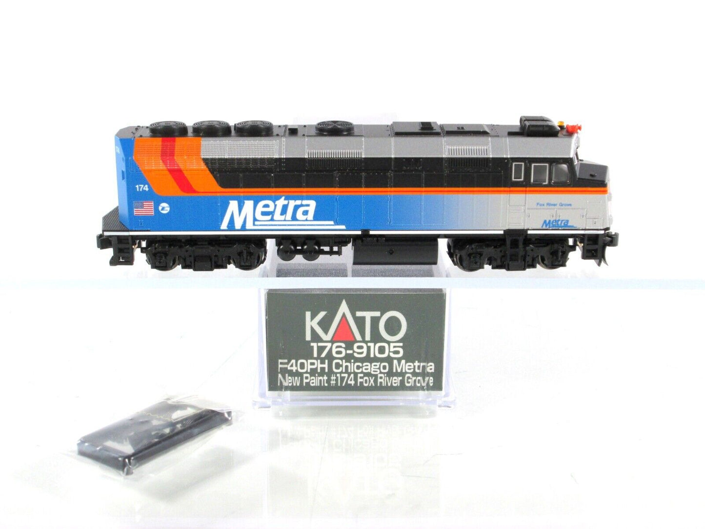 N Scale ***CHICAGO METRA*** EMD F40PH Locomotive #174 -- Kato 176-9105 **DCC Rdy