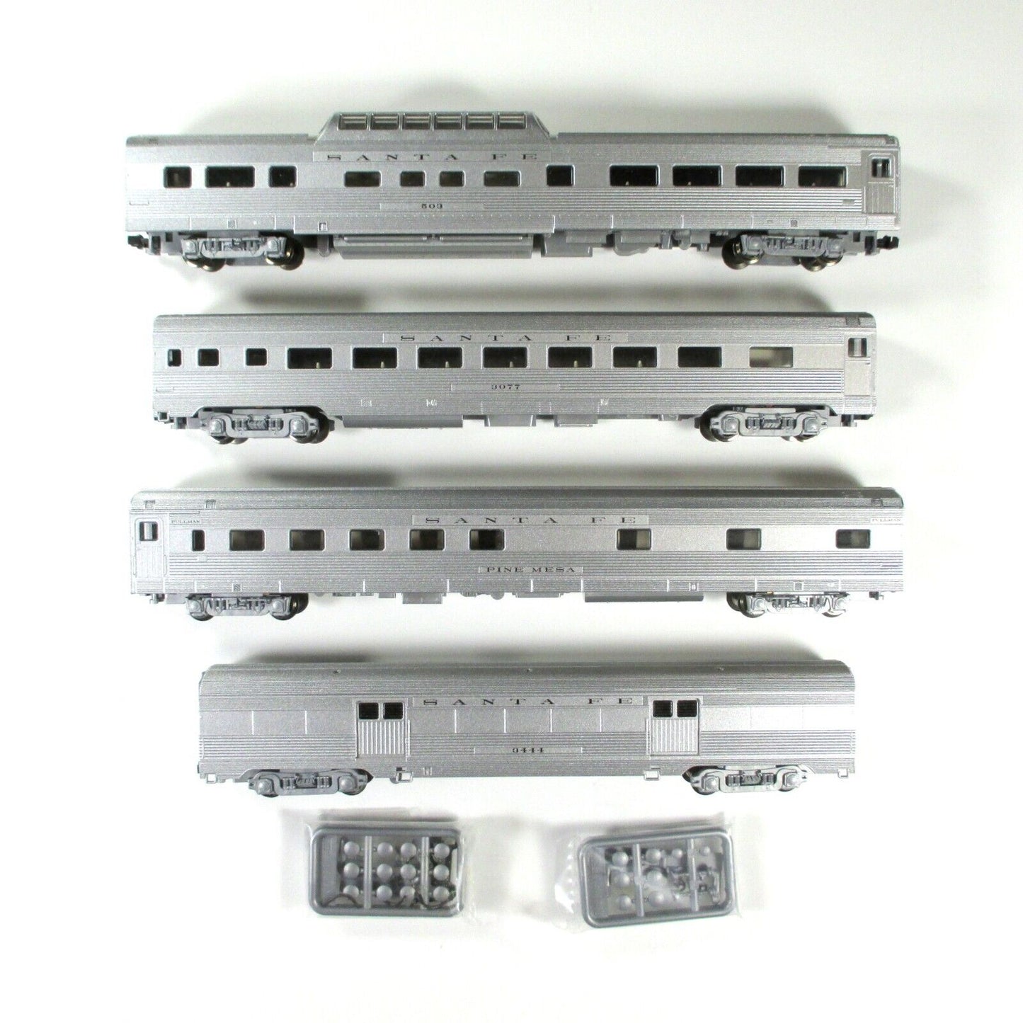 N Scale **SANTA FE** Lightweight Corrugated Passenger 4-Car Set B -Kato 106-1603