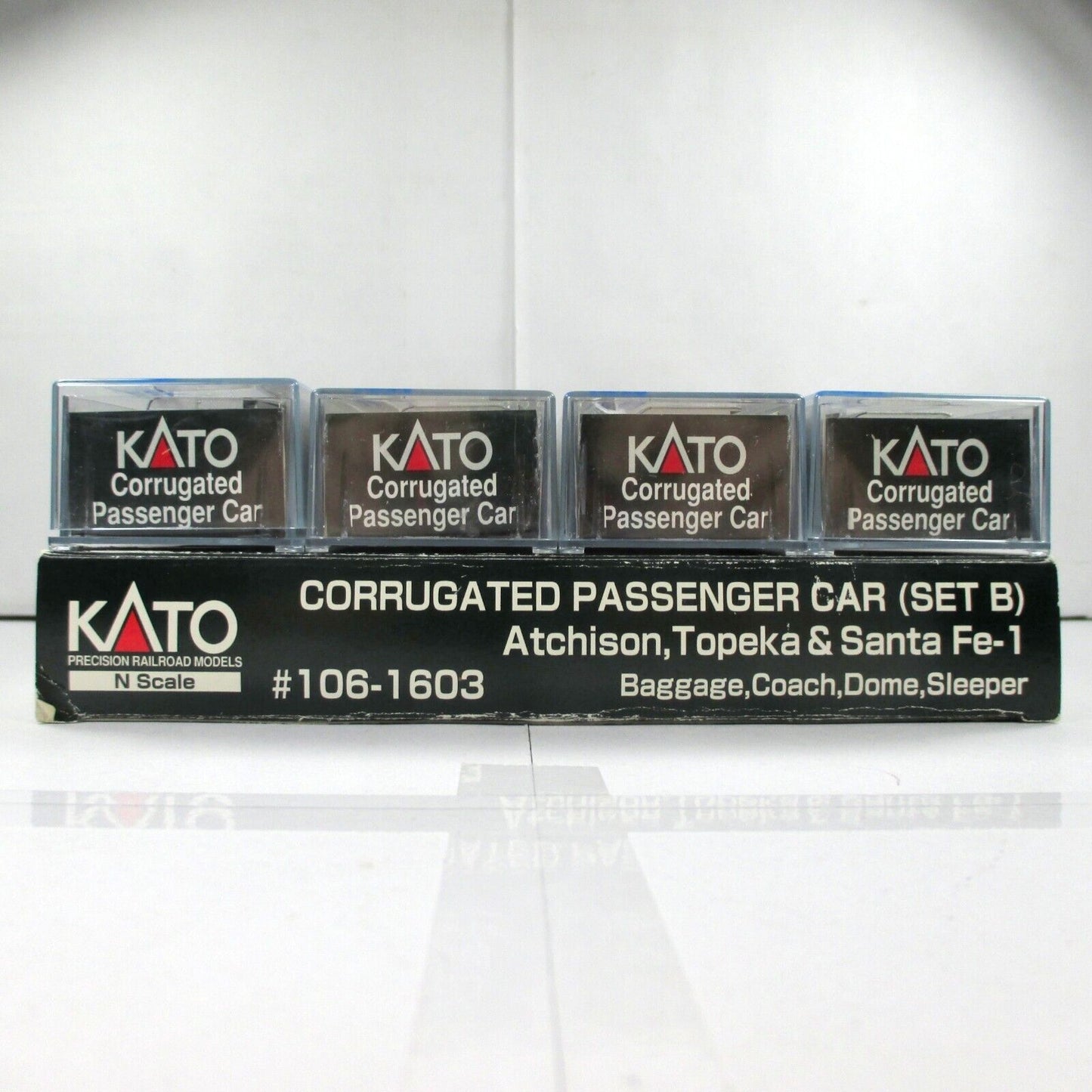 N Scale **SANTA FE** Lightweight Corrugated Passenger 4-Car Set B -Kato 106-1603