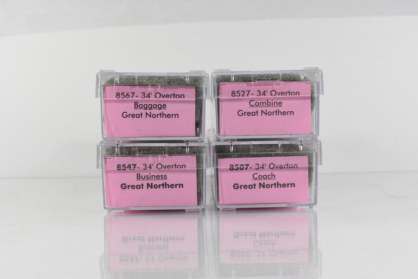 N Scale **GREAT NORTHERN** OVERTON Old Time Passenger 4-Car Set ----- Roundhouse