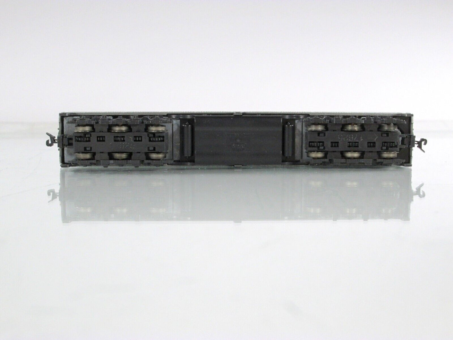 N Scale **AMTRAK** E8/9 A&B Locomotive Set #437,466B - Kato 176-252,291, DCC Rdy