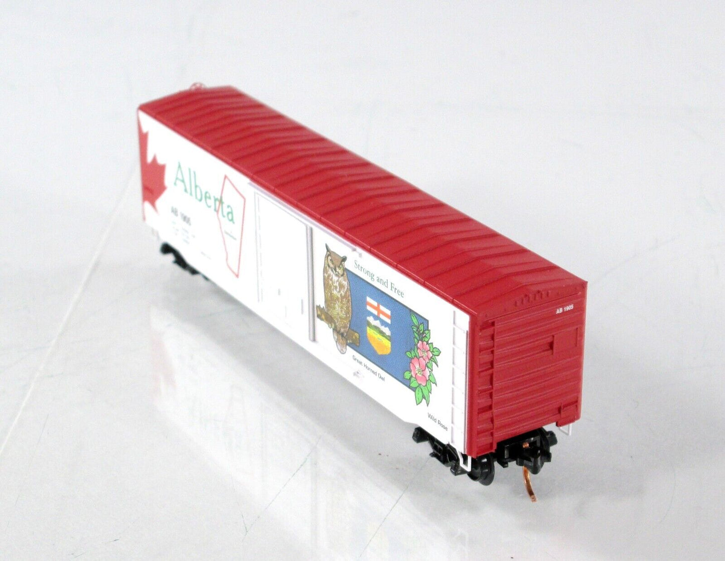 N Scale **CANADIAN 13 PROVINCE & TERRITORY** Full Box Car Set - Micro Trains