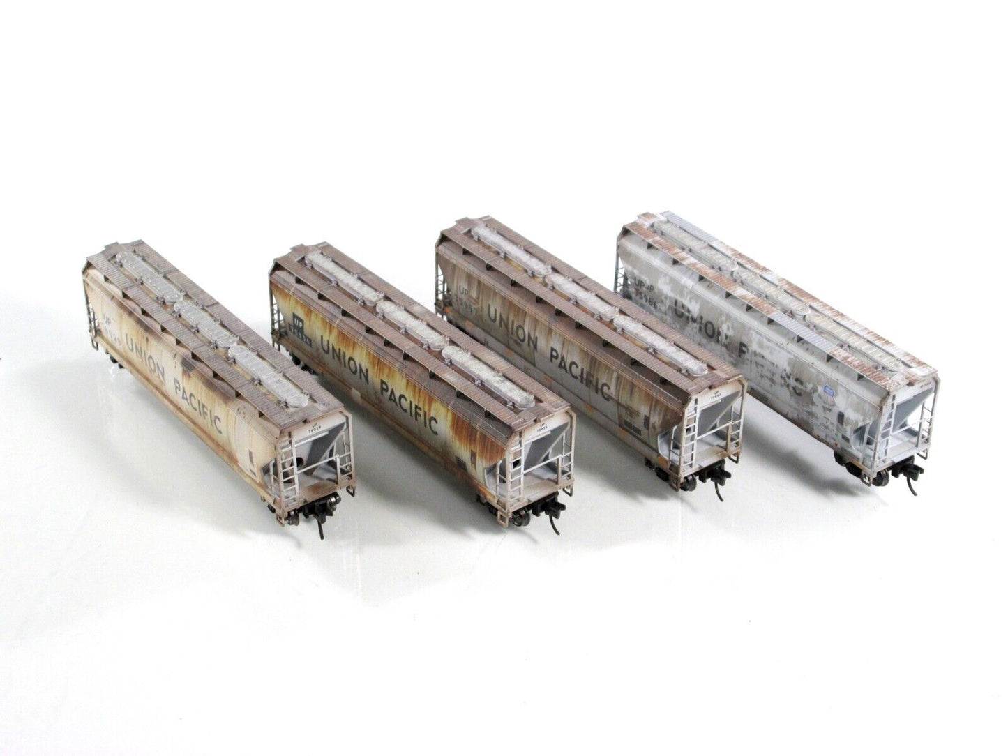 N Scale ***UNION PACIFIC*** Weathered Hopper 4-Pack Set -- Micro Trains 98305052