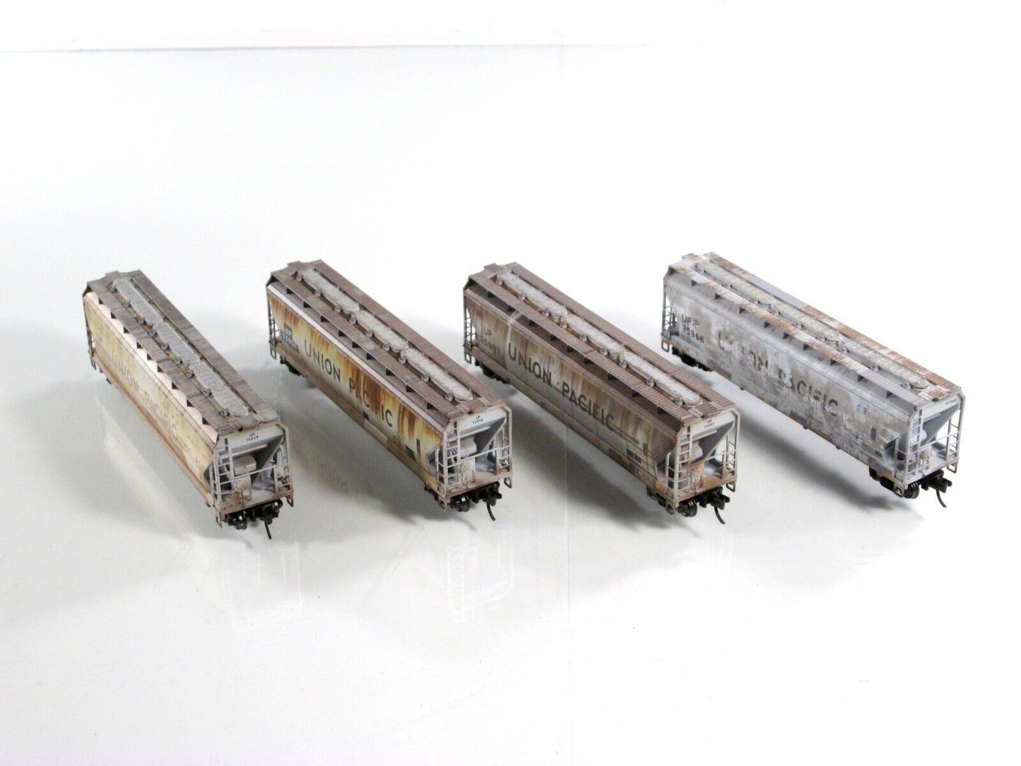 N Scale ***UNION PACIFIC*** Weathered Hopper 4-Pack Set -- Micro Trains 98305052