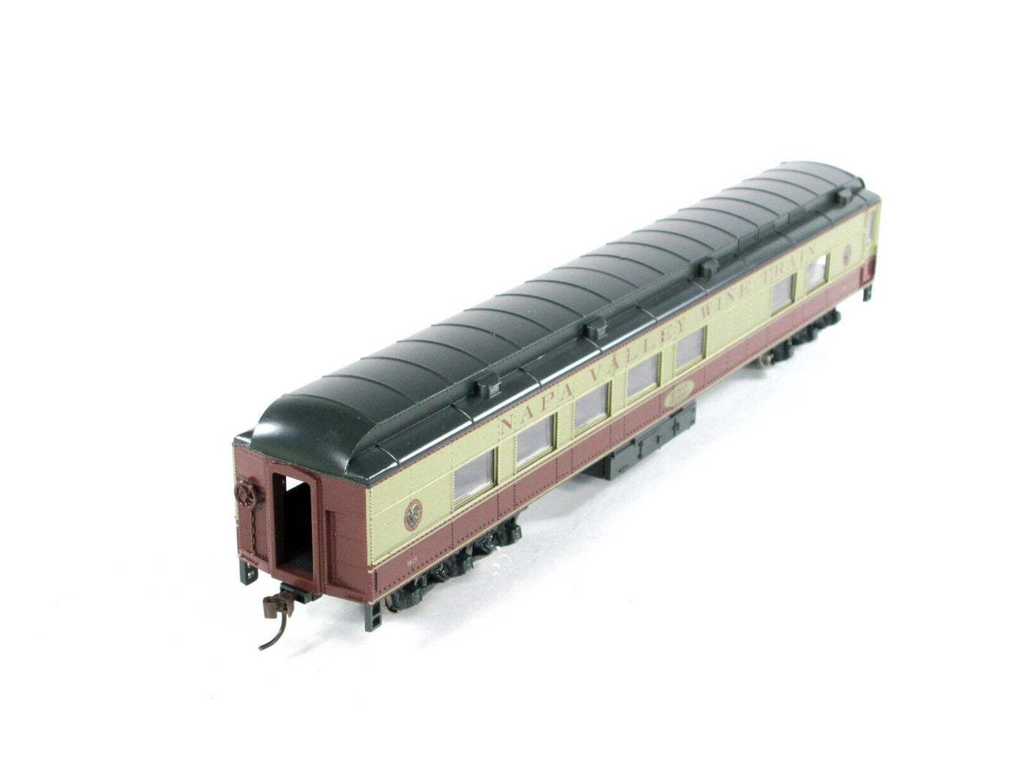 HO Scale **NAPA VALLEY* Diner "Le Petit Gourmet" 1015 -Athearn 85102, Metal Whls