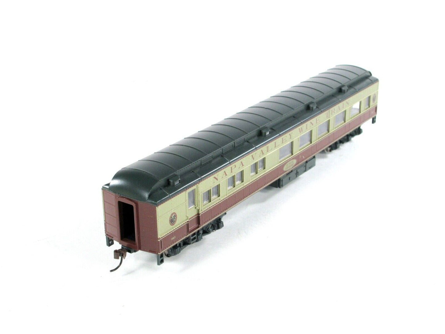 HO Scale **NAPA VALLEY* Diner "Le Petit Gourmet" 1015 -Athearn 85102, Metal Whls