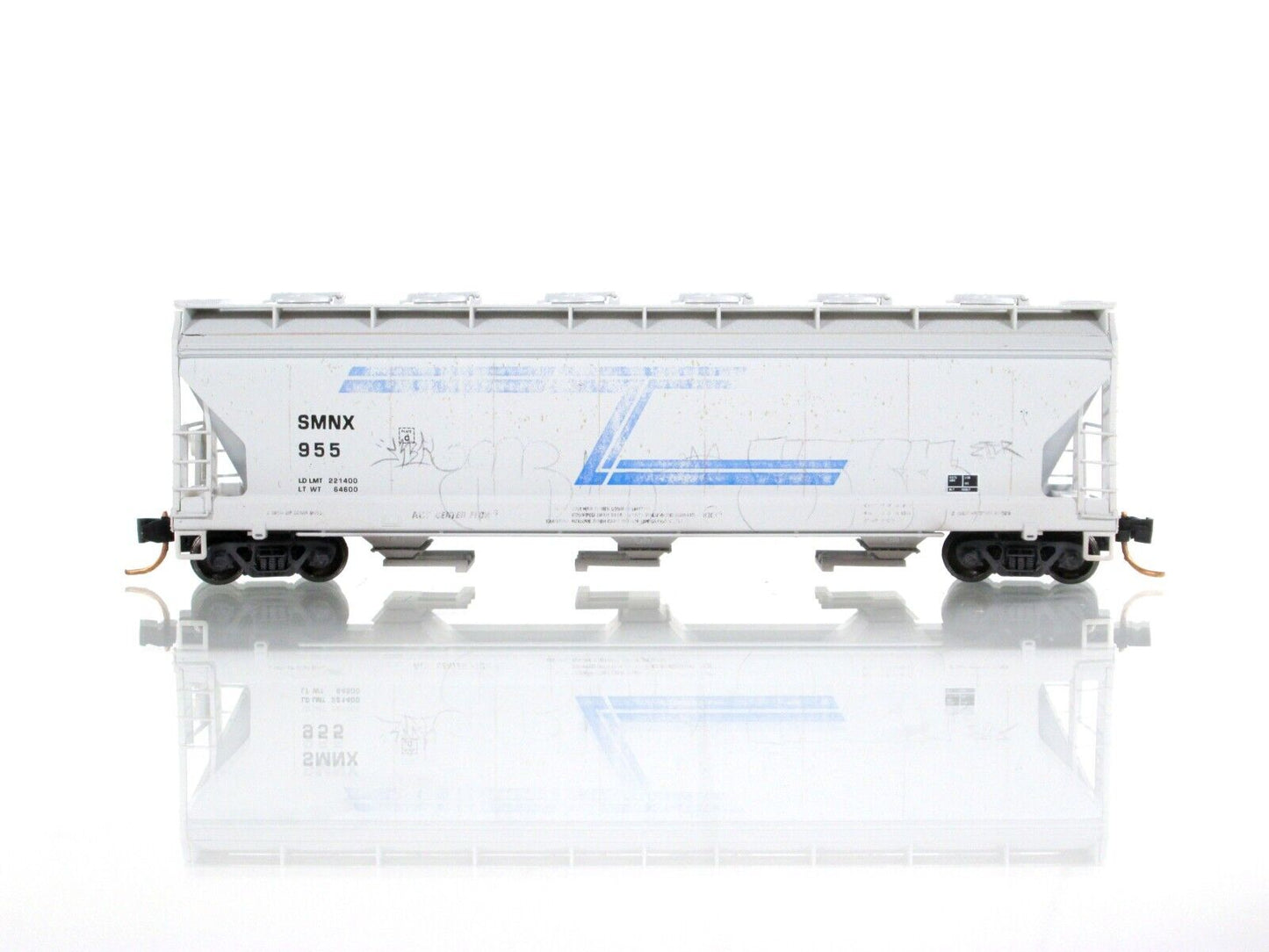 N Scale **SOLVAY MINERALS** Weathered 3-Bay Hopper #955 -  Micro Trains 09344090