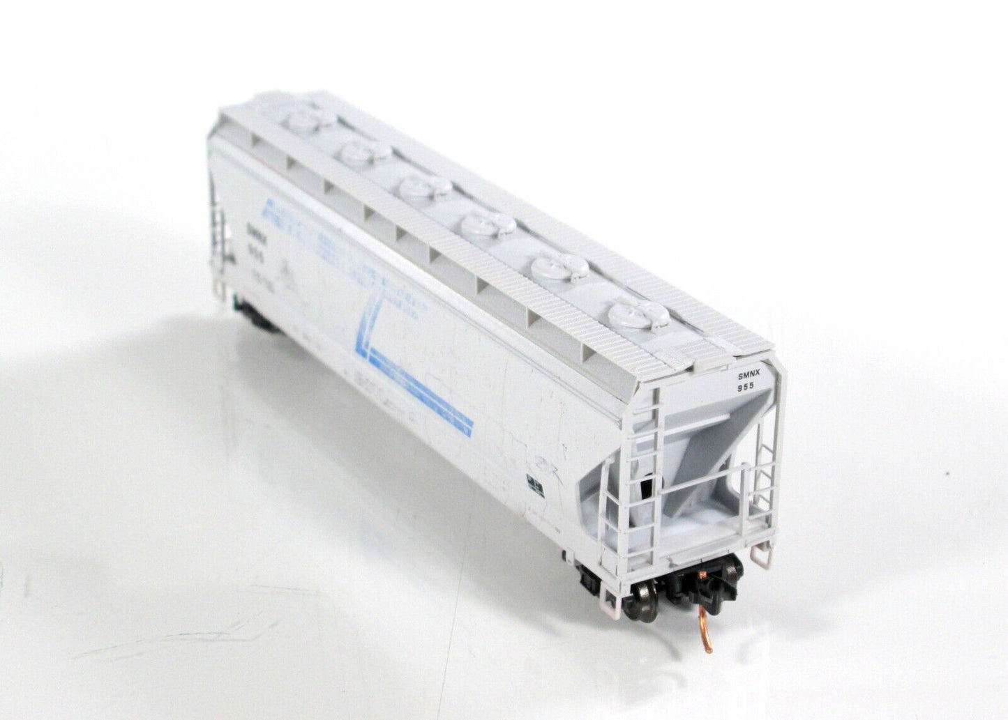 N Scale **SOLVAY MINERALS** Weathered 3-Bay Hopper #955 -  Micro Trains 09344090