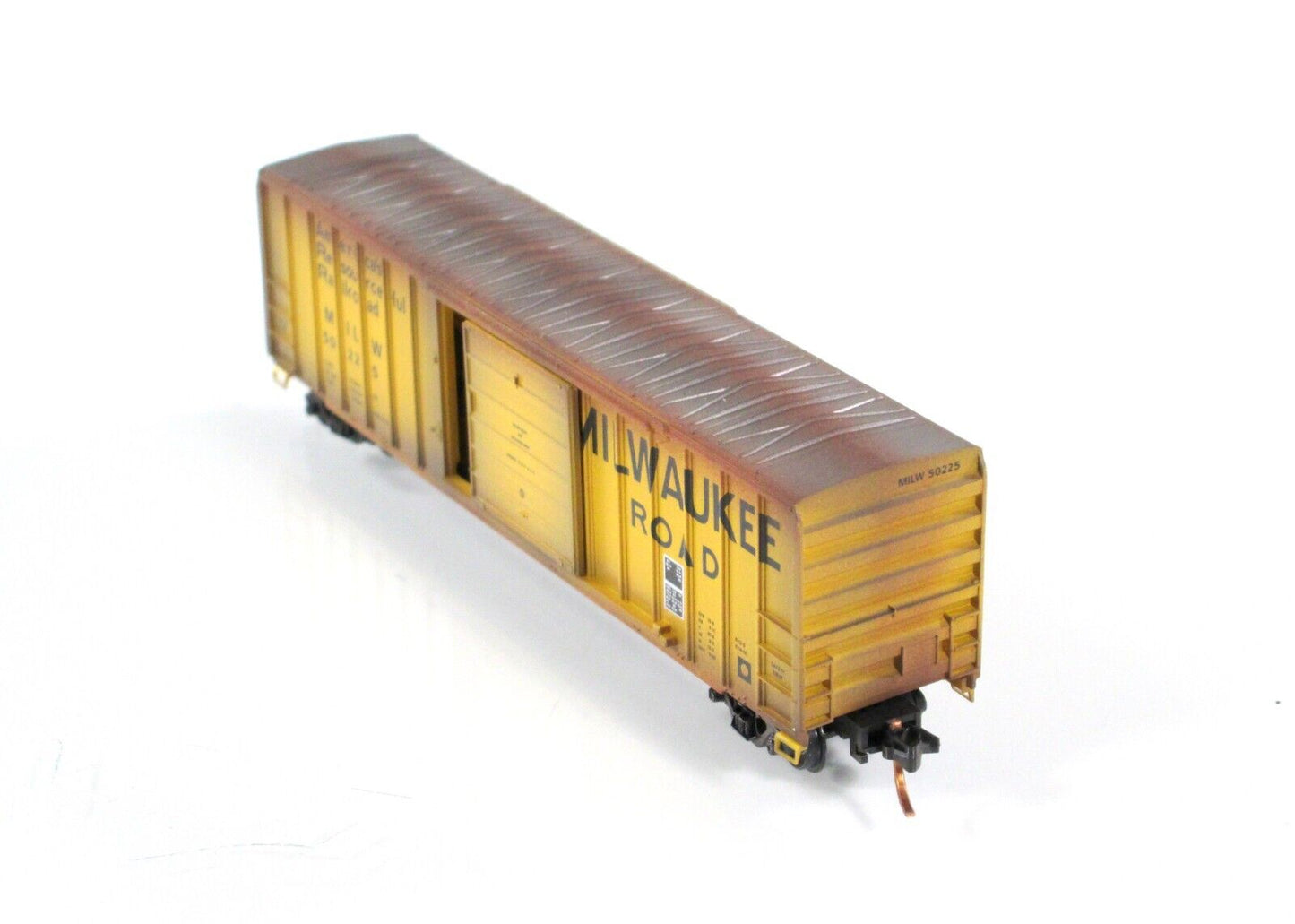 N Scale ***MILWAUKEE ROAD*** Weathered & Graffiti Box Car -Micro Trains 02544780