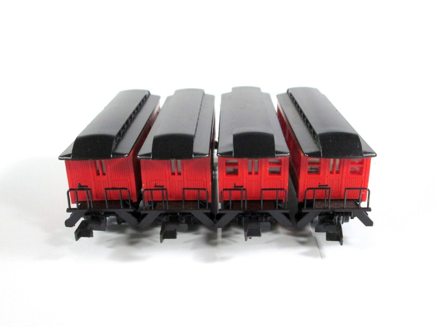 N Scale SOUTHERN PACIFIC DAYLIGHT Overton Passenger Car 4-Pack Set -- Roundhouse