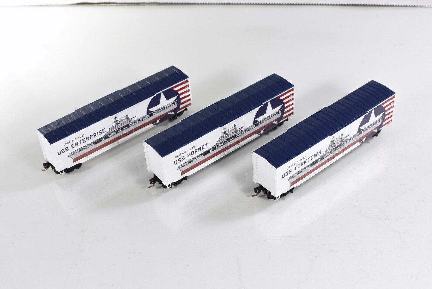 N Scale ***BATTLE of MIDWAY*** WWII Aircraft Carrier 7-Box Car Set -Micro Trains