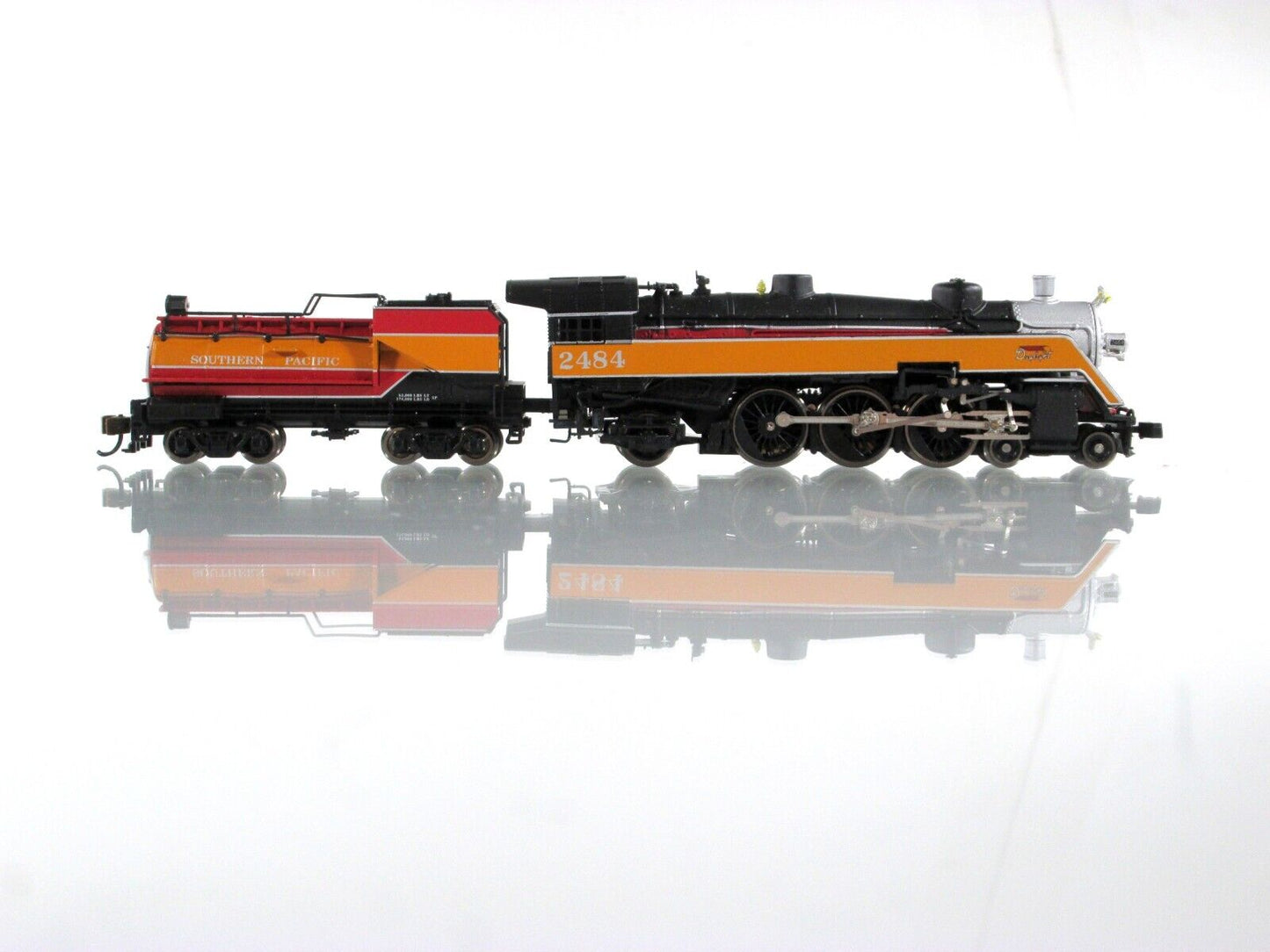 N Scale SOUTHERN PACIFIC DAYLIGHT 4-6-2 Semi-Streamliner Locomotive -Model Power