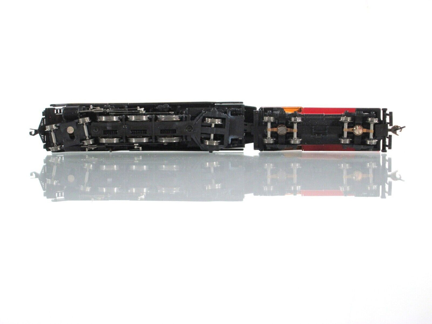 N Scale SOUTHERN PACIFIC DAYLIGHT 4-6-2 Semi-Streamliner Locomotive -Model Power