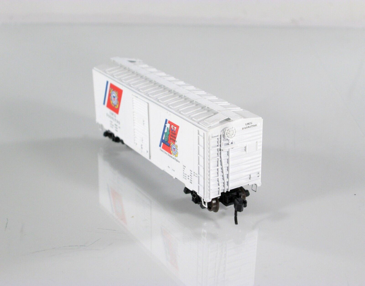 N Scale ***US COAST GUARD*** 1st District 40' Box Car 04081790 - Deluxe 240151