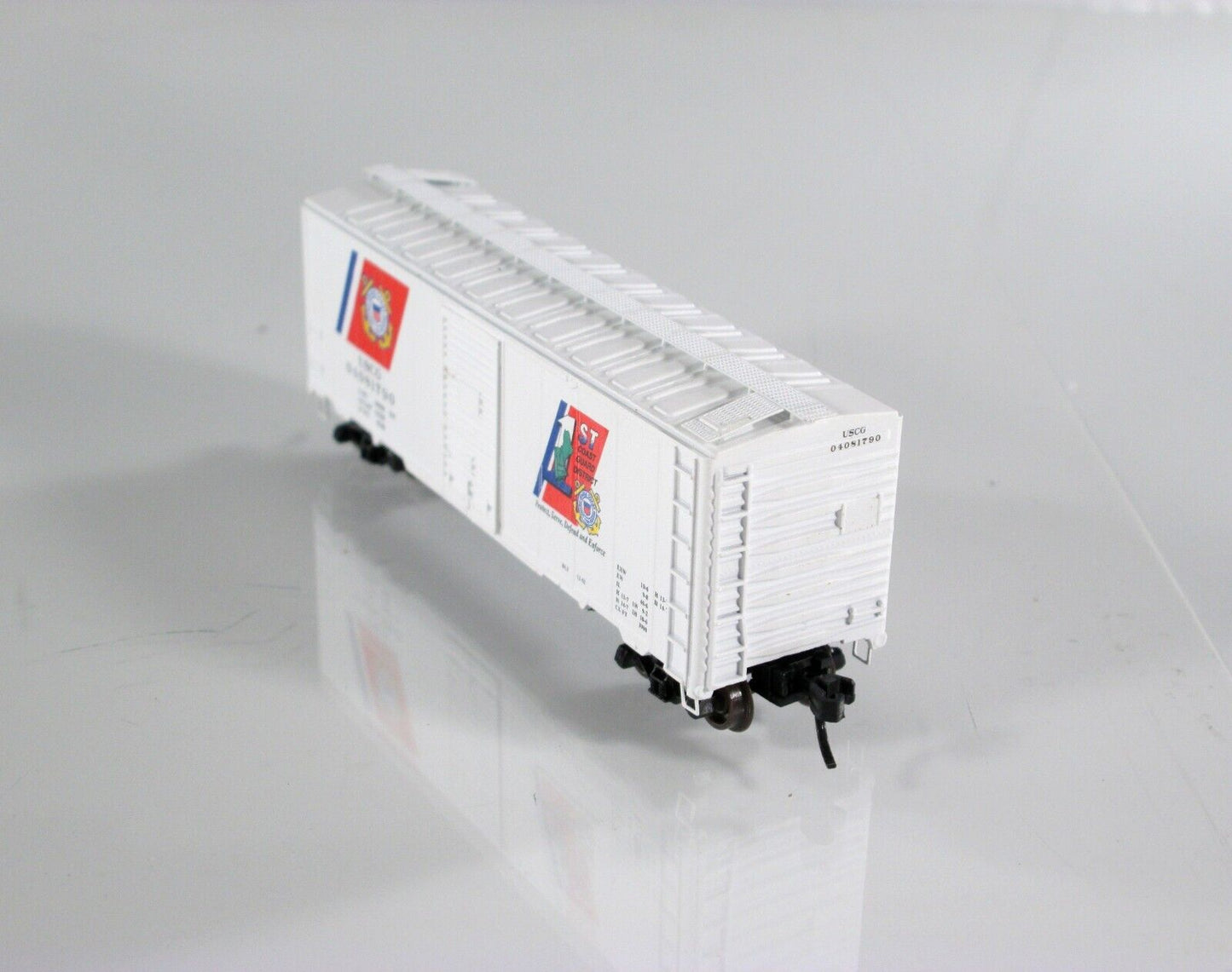 N Scale ***US COAST GUARD*** 1st District 40' Box Car 04081790 - Deluxe 240151