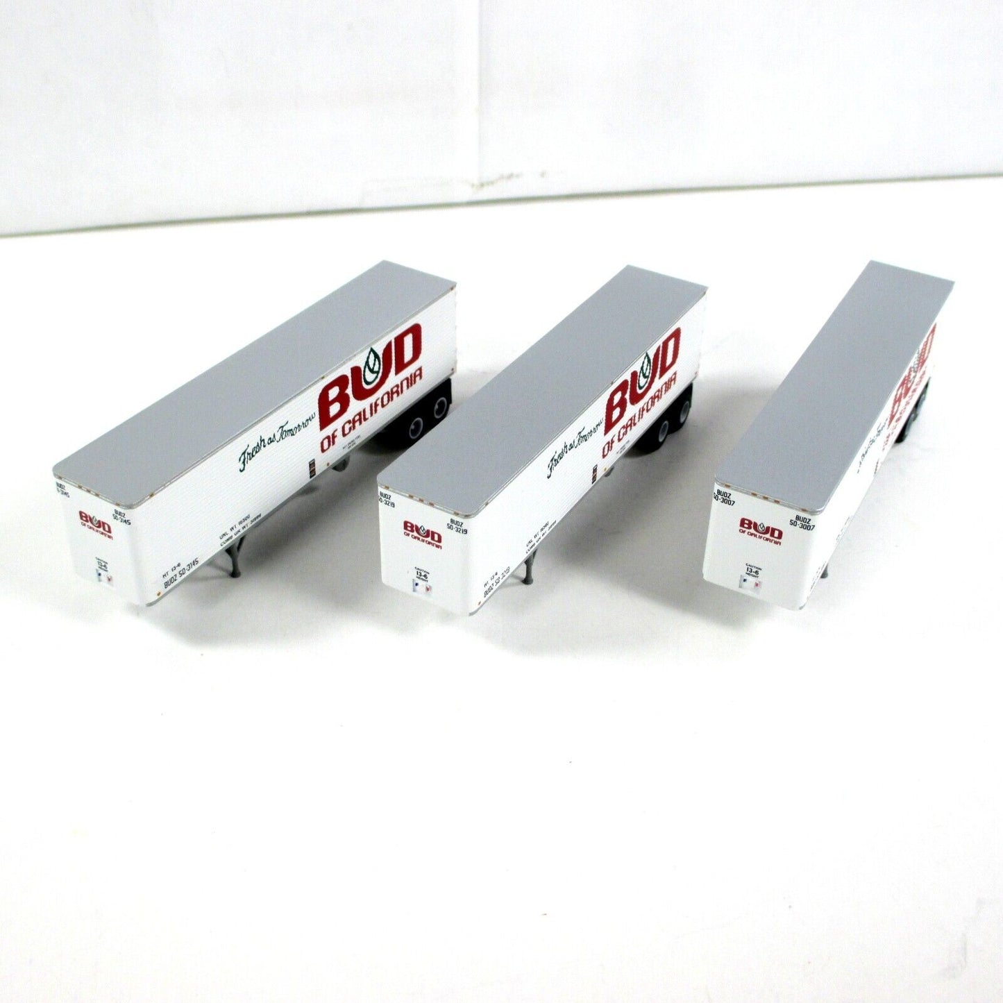 N Scale ***BUD of CALIFORNIA*** 40' Trailer Van 3-Pack Set - Trainworx 40254