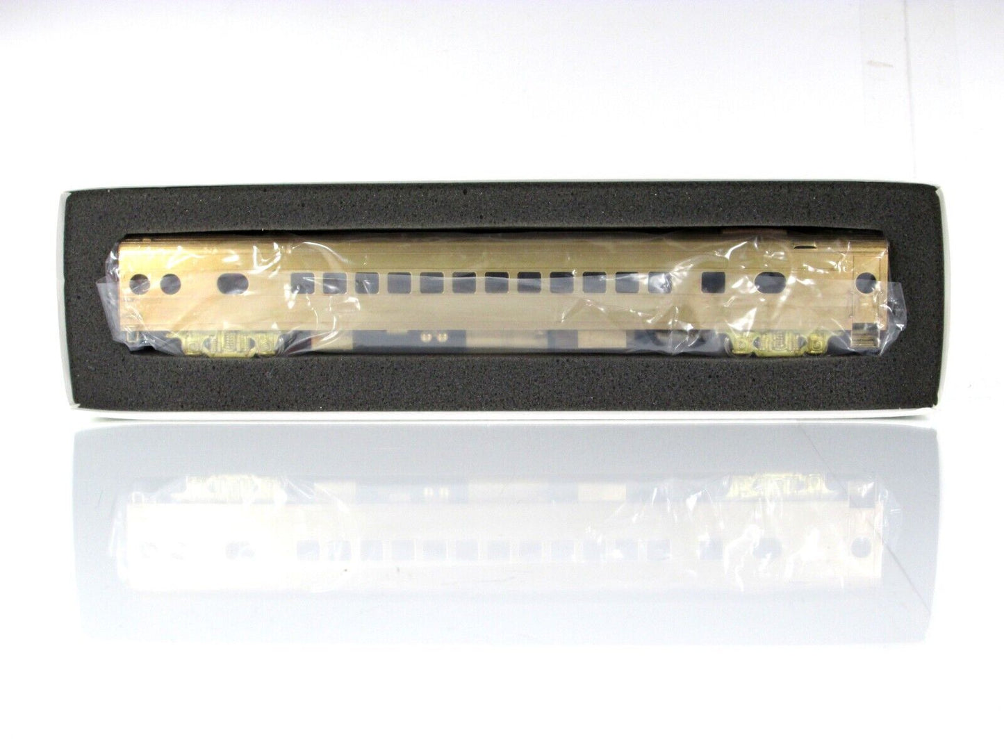 HO Scale BRASS *Milwaukee Road Lightweight Coach*  MILW 656 - Palace Car Company