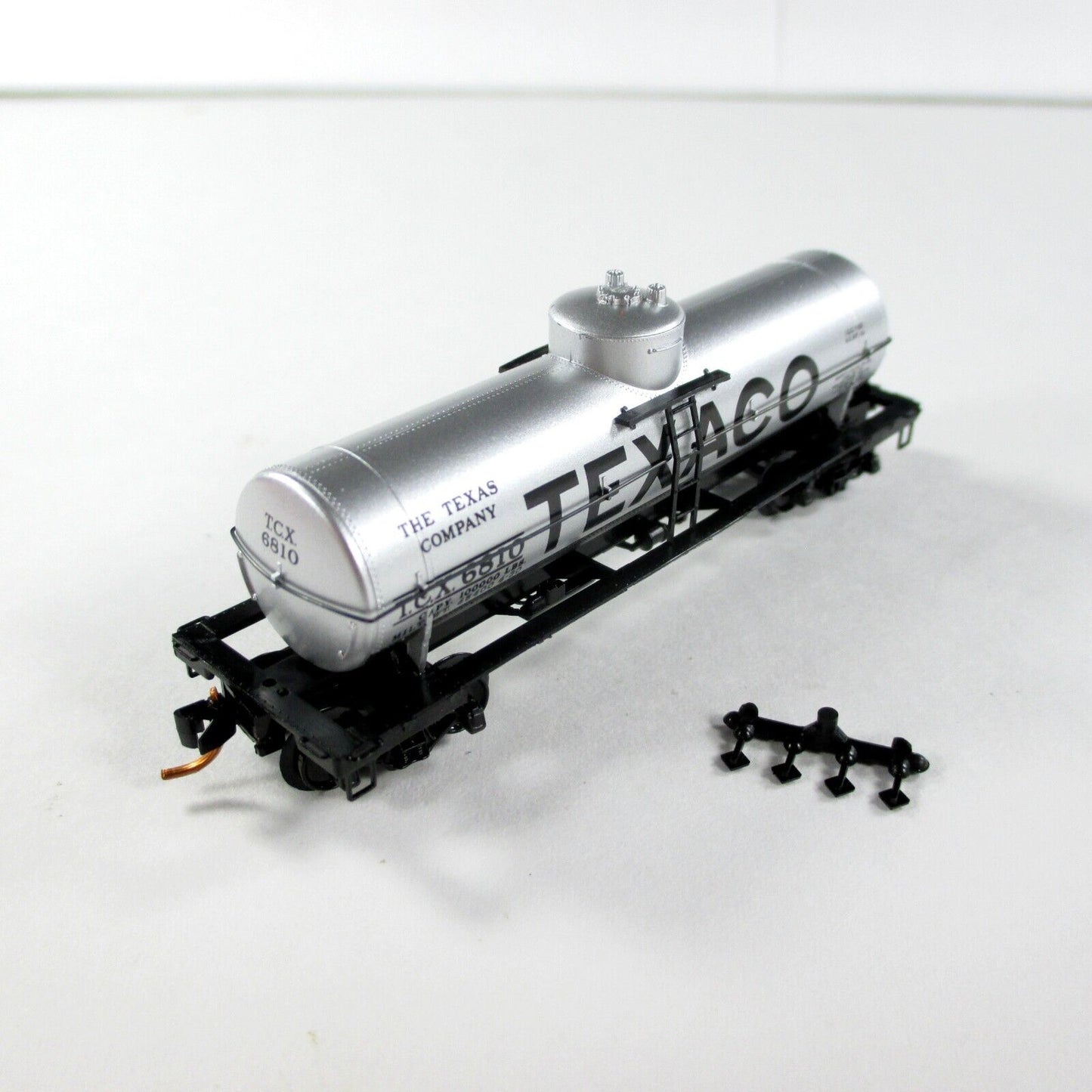 N Scale ***TEXACO*** Tanker Set, #6810, 6855, 7276, 7280 - Micro Trains 99300008