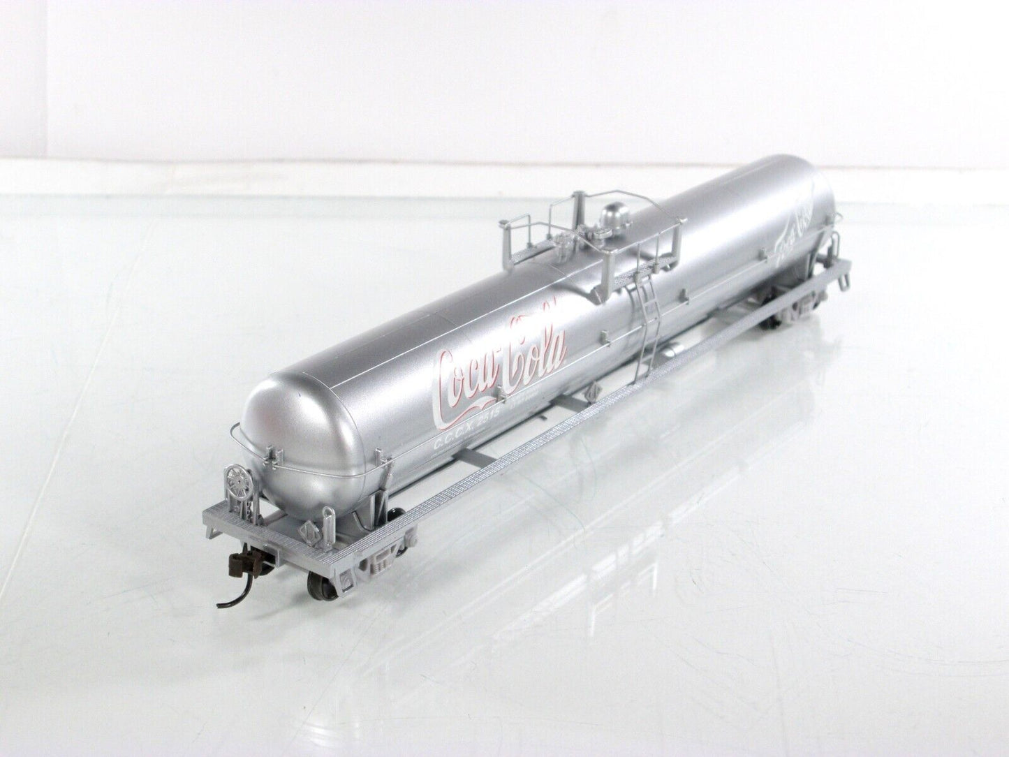 HO Scale ***COCA COLA*** 62' Single Dome Jumbo Tank Car, CCCX 2515 -Athearn 8342