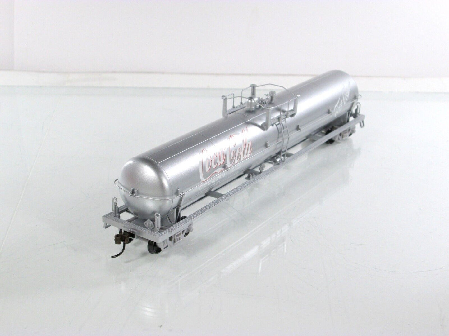HO Scale ***COCA COLA*** 62' Single Dome Jumbo Tank Car, CCCX 2515 -Athearn 8342