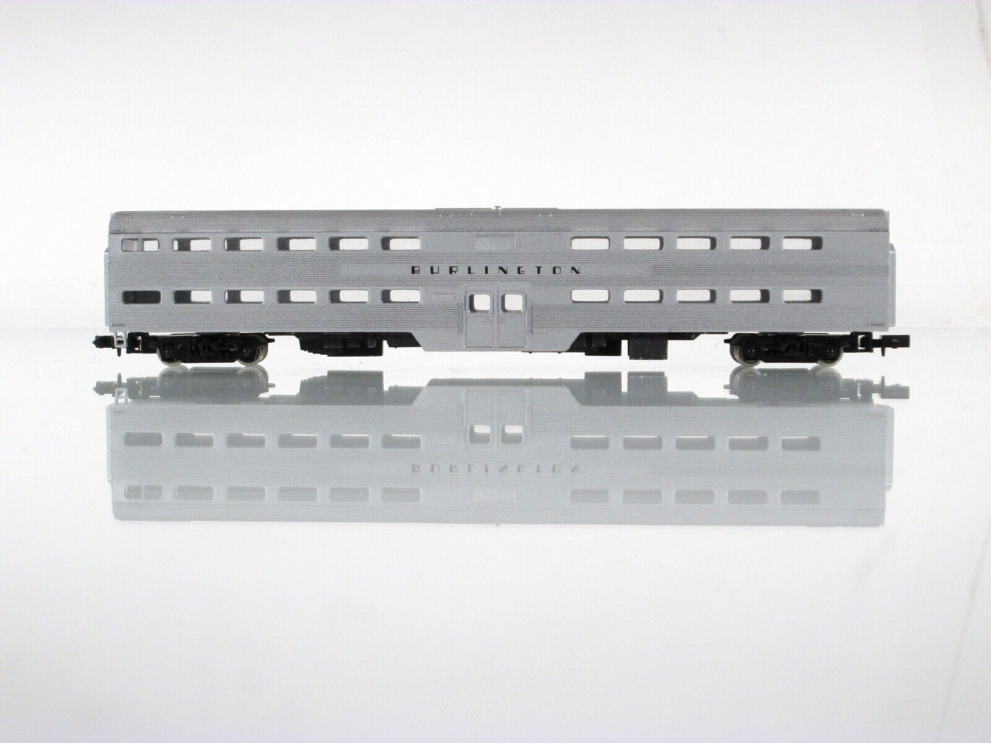 N Scale BURLINGTON Bi-Level Passenger Commuter Coach Car -- CB&Q -- Con-Cor 4424
