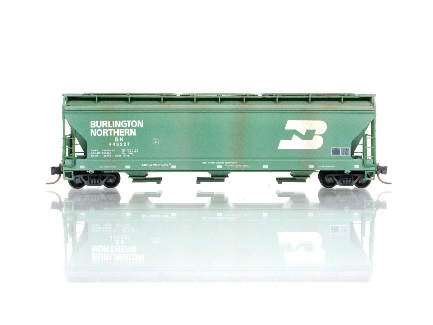 N Scale **BURLINGTON NORTHERN** Weathered Hopper #446227 - Micro Trains 09444310
