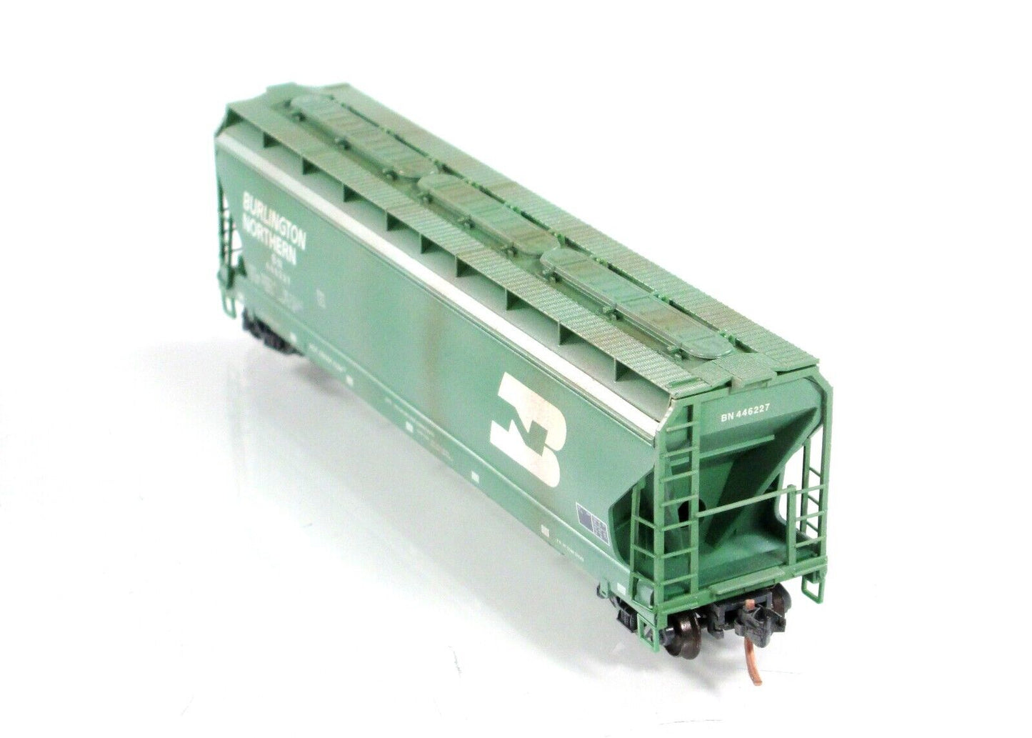 N Scale **BURLINGTON NORTHERN** Weathered Hopper #446227 - Micro Trains 09444310