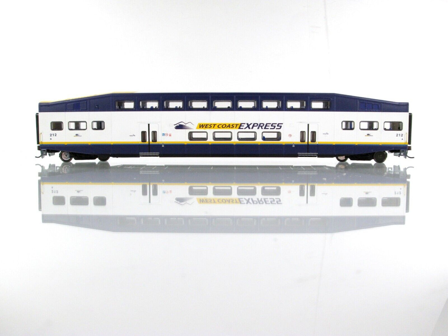 HO Scale **WEST COAST EXPRESS** BOMBARDIER Commuter Car, WCE #212 --Athearn 2564