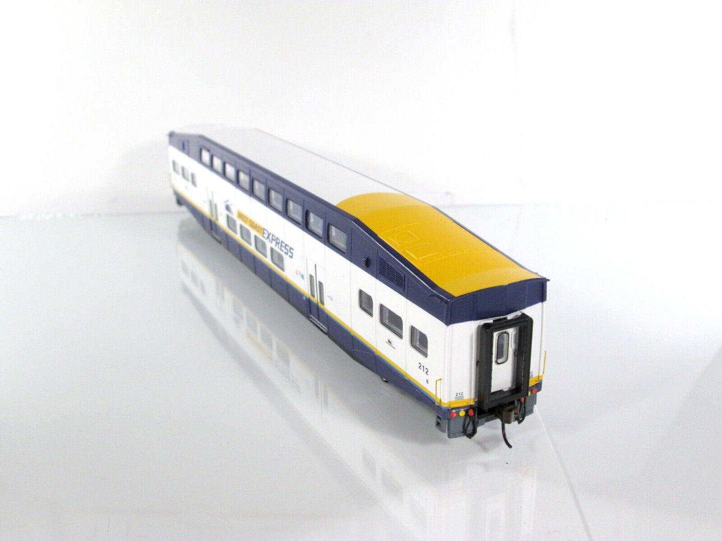 HO Scale **WEST COAST EXPRESS** BOMBARDIER Commuter Car, WCE #212 --Athearn 2564