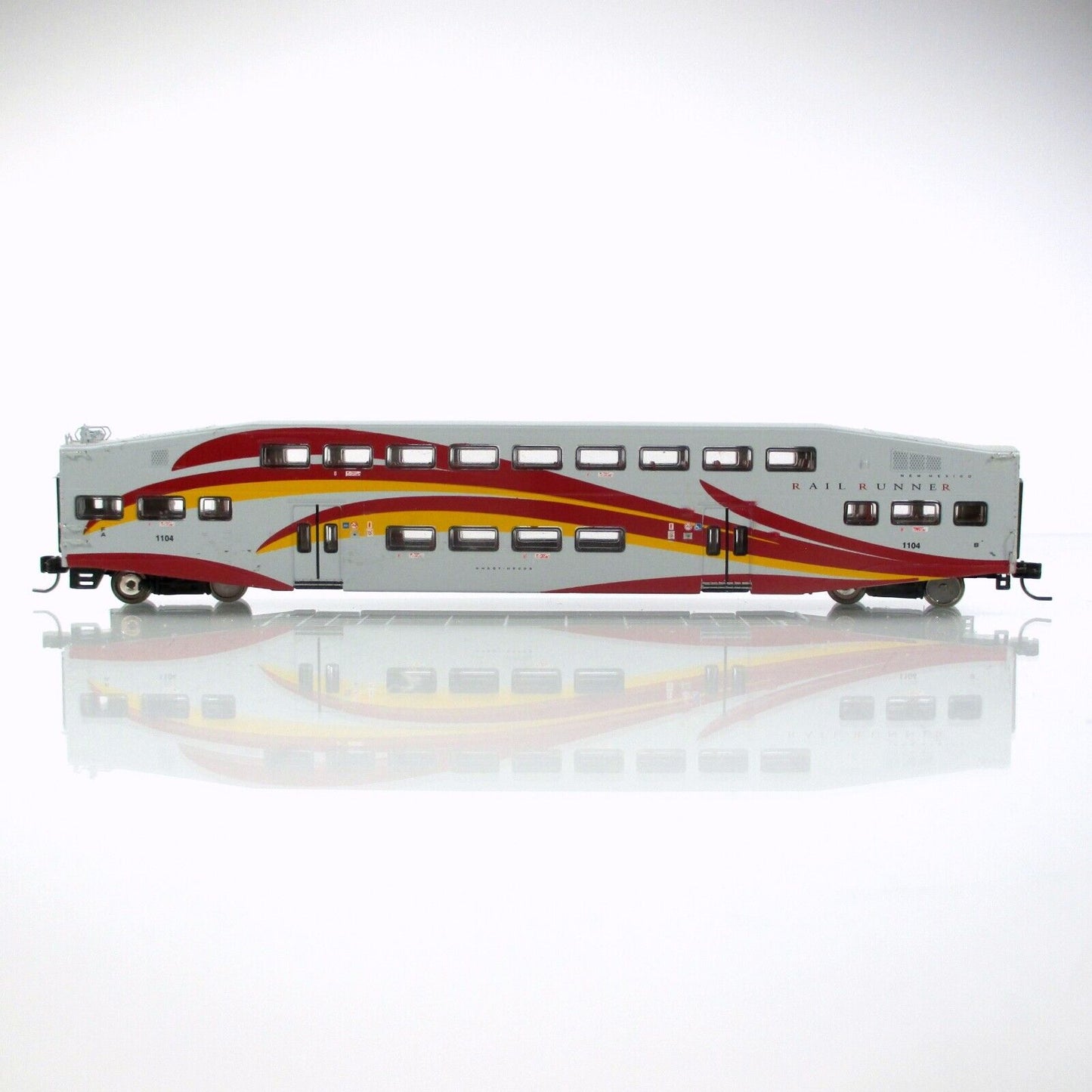 N Scale NEW MEXICO RAIL RUNNER Bombardier Bi-Level Control #1104 - Athearn 10136