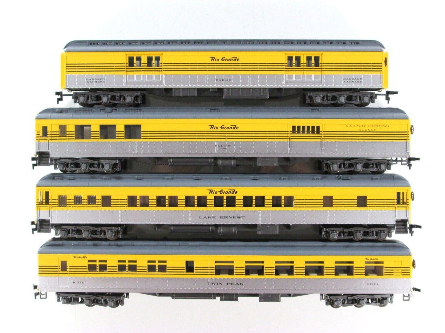 HO Scale ***DENVER RIO GRANDE WESTERN*** 1920s Passenger Set A -- Rivarossi 6920